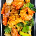 Best Four Seasons 炒四季 in Mount Laurel, NJ